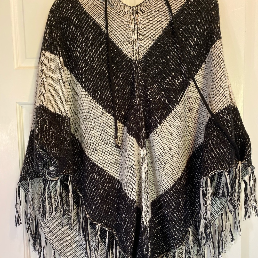 Mystree Black and Grey Knitted Poncho